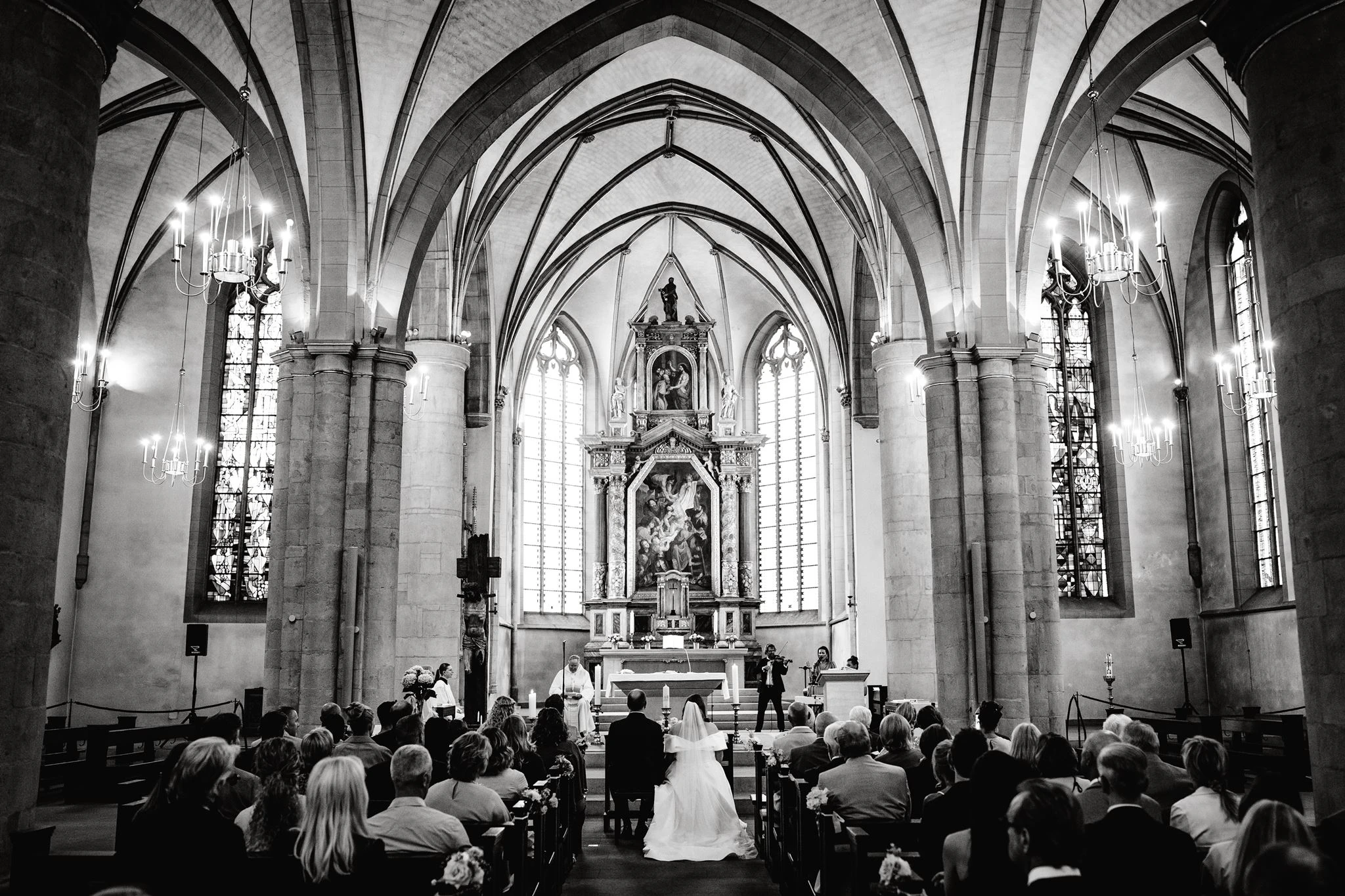 Kirchliche Trauung von Ariane und Benjamin in St. Peter