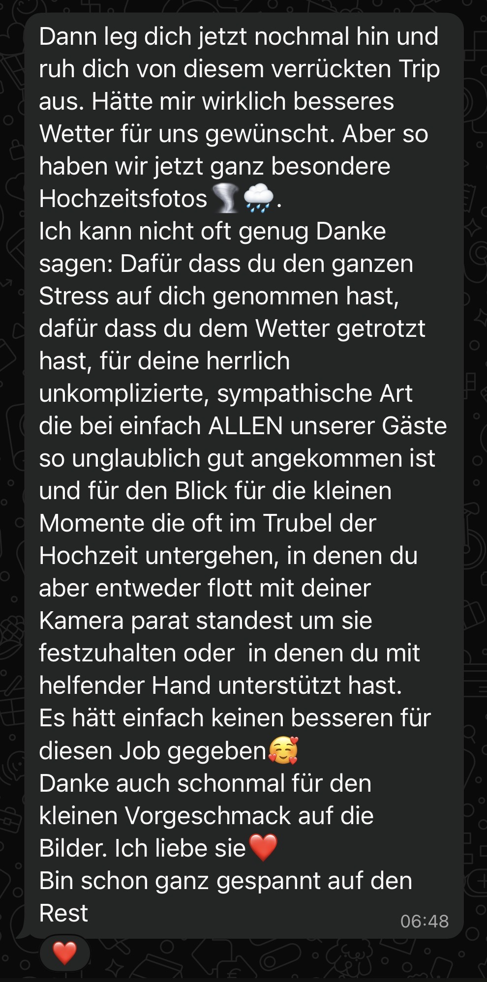Mel bedankt sich am nächsten Morgen für die Hochzeitsbilder, Marcs Unterstützung und seinen Blick für kleine Momente